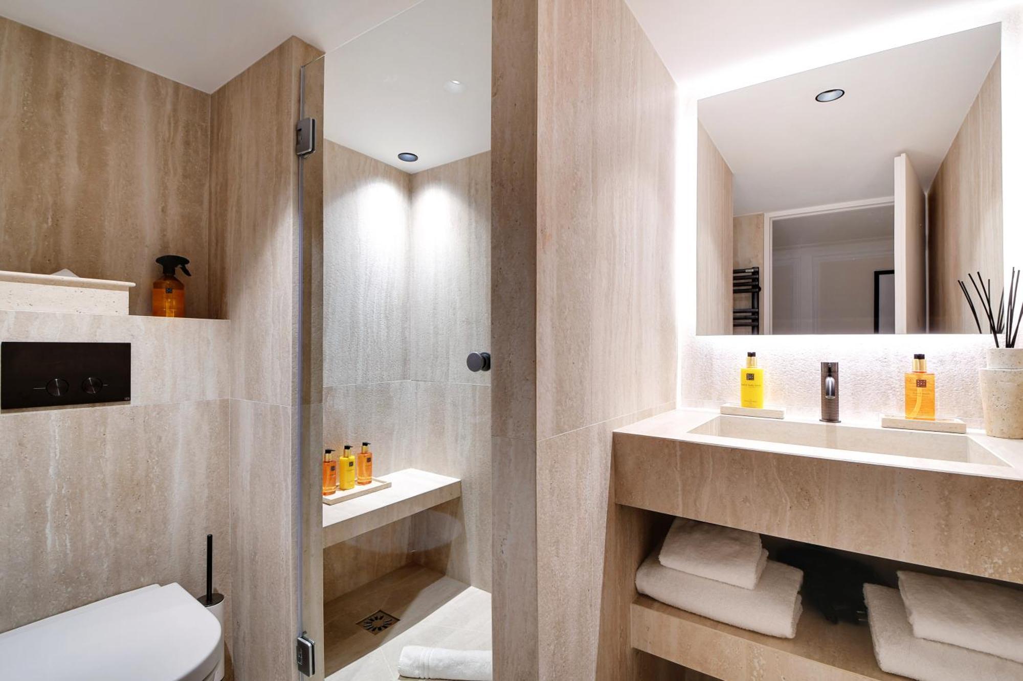 Appartement Thelander Serviced In Saint-germain Des Pres - Rue Jacob Parijs